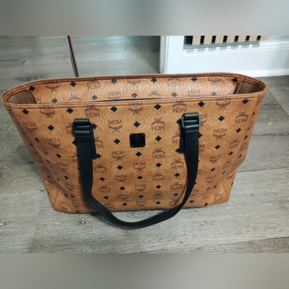 MCM Bags - Picture 3 of 16